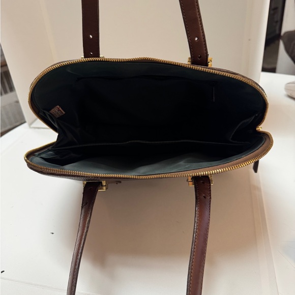 Vintage Dooney & Bourke • Leather Shoulder Bag • Green Interior - Picture 5 of 10